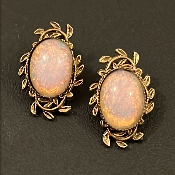 Vintage Gold Plated & Opal Glass Cabochon Set in Vines Clip Ons Earrings - Picture 4 of 7